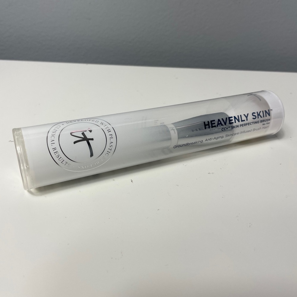 IT COSMETICS heavenly skin cc + perfecting brush